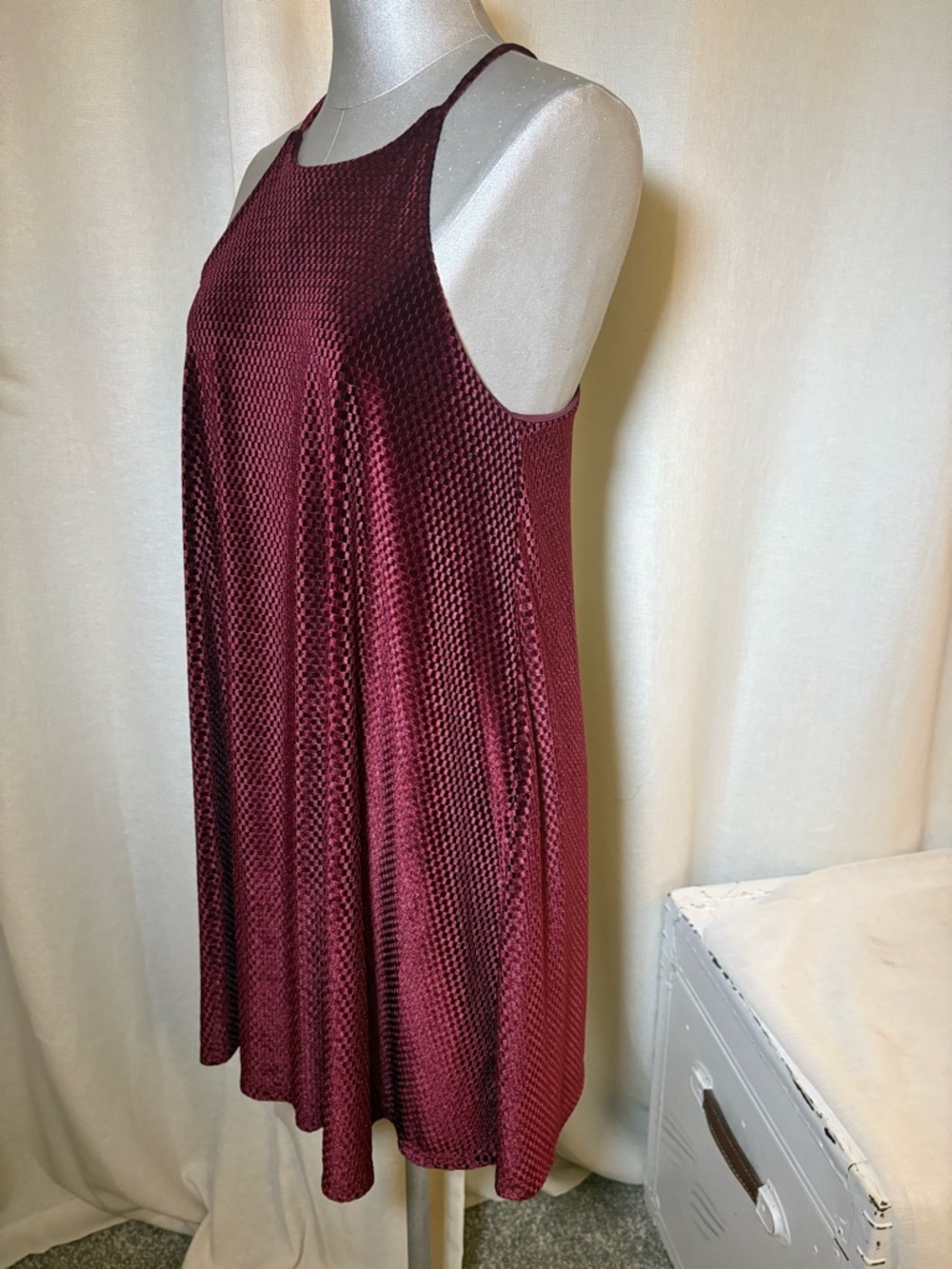 Everly Burgundy Velvet Gingham Halter Swing Dress Keyhole Back A-Line Size S - Picture 8 of 9